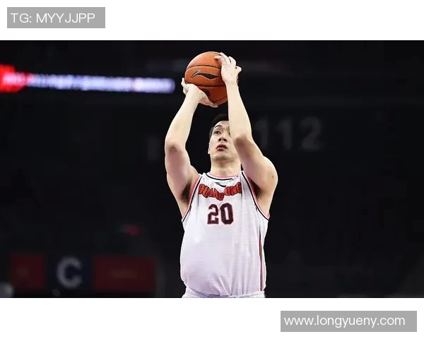 任骏飞领衔球队奋勇拼搏展现篮球精神助力球队再创辉煌成就