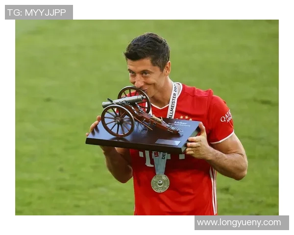 莱万在新赛季的表现分析与未来发展方向探讨