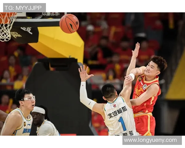 2014年CBA总决赛广东队与北京队的激烈对决回顾与分析