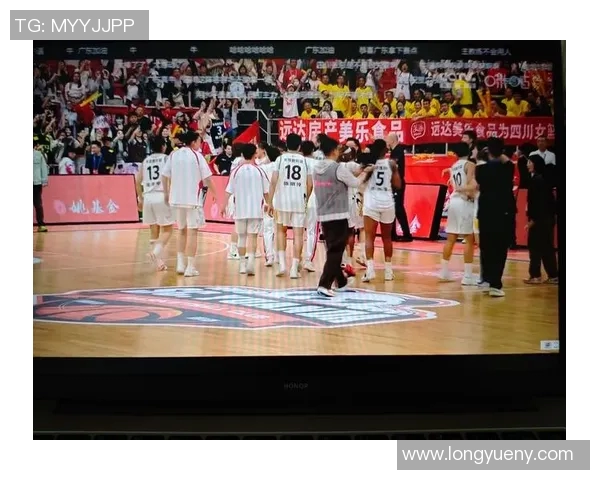 吴前的篮球之路:从青涩少年到国家队核心的成长历程与奋斗精神 吴前的篮球之路:从青涩少年到国家队核心的成长历程与奋斗精神