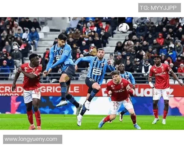 法甲激战亚眠主场迎战马赛双方争夺关键三分的精彩对决